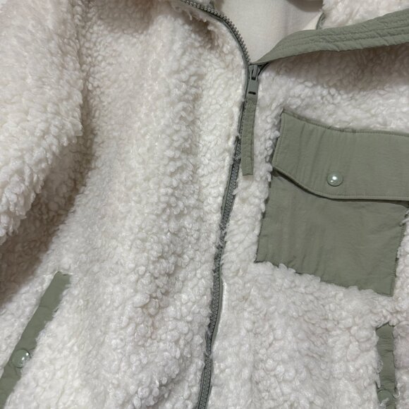 🤍🌿 Abercrombie& Fitch Full-Zip Utility White Sherpa Jacket Size M 🤍🌿 - Picture 8 of 16
